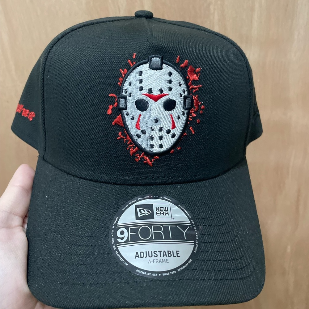 Friday the 13th Jason Mask Hat x New Era 9FORTY Snapback Hat Club Exclusive